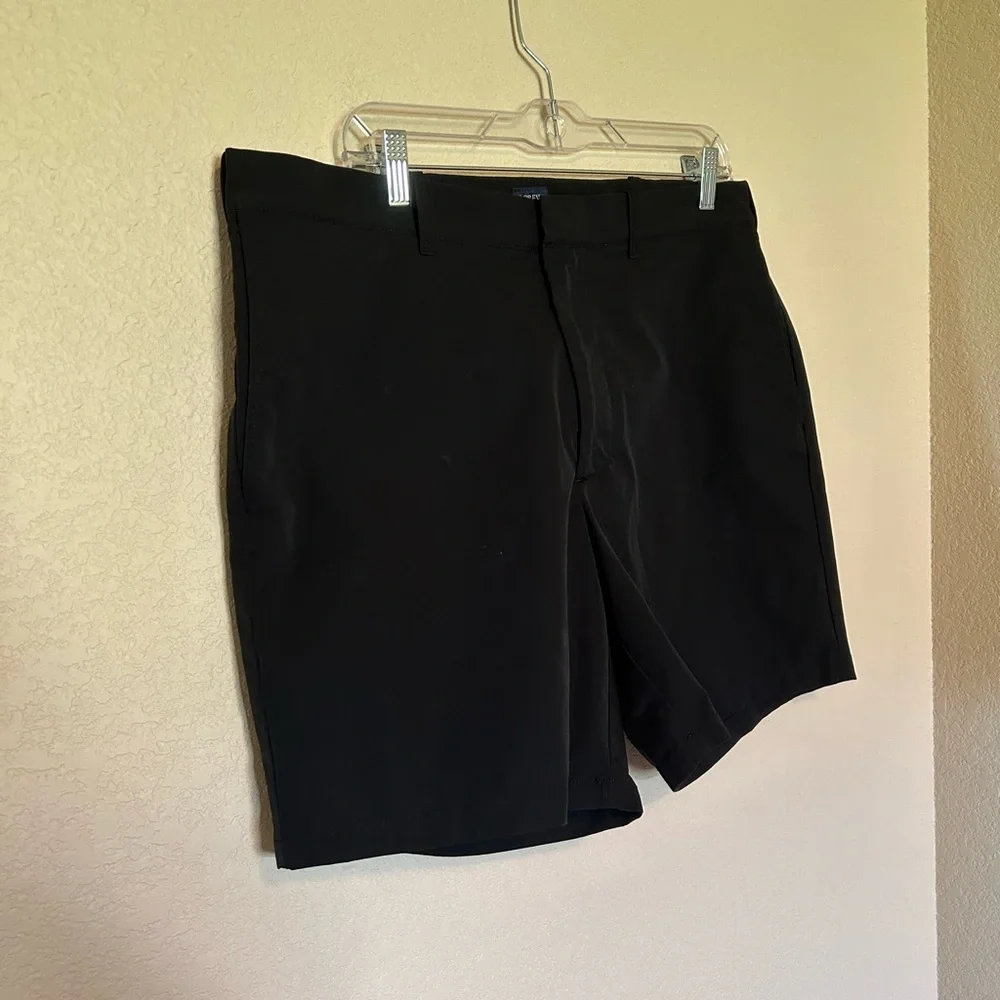 J. Crew 7” Tech Shorts Black Flat Front Classic Performance Shorts Size 35